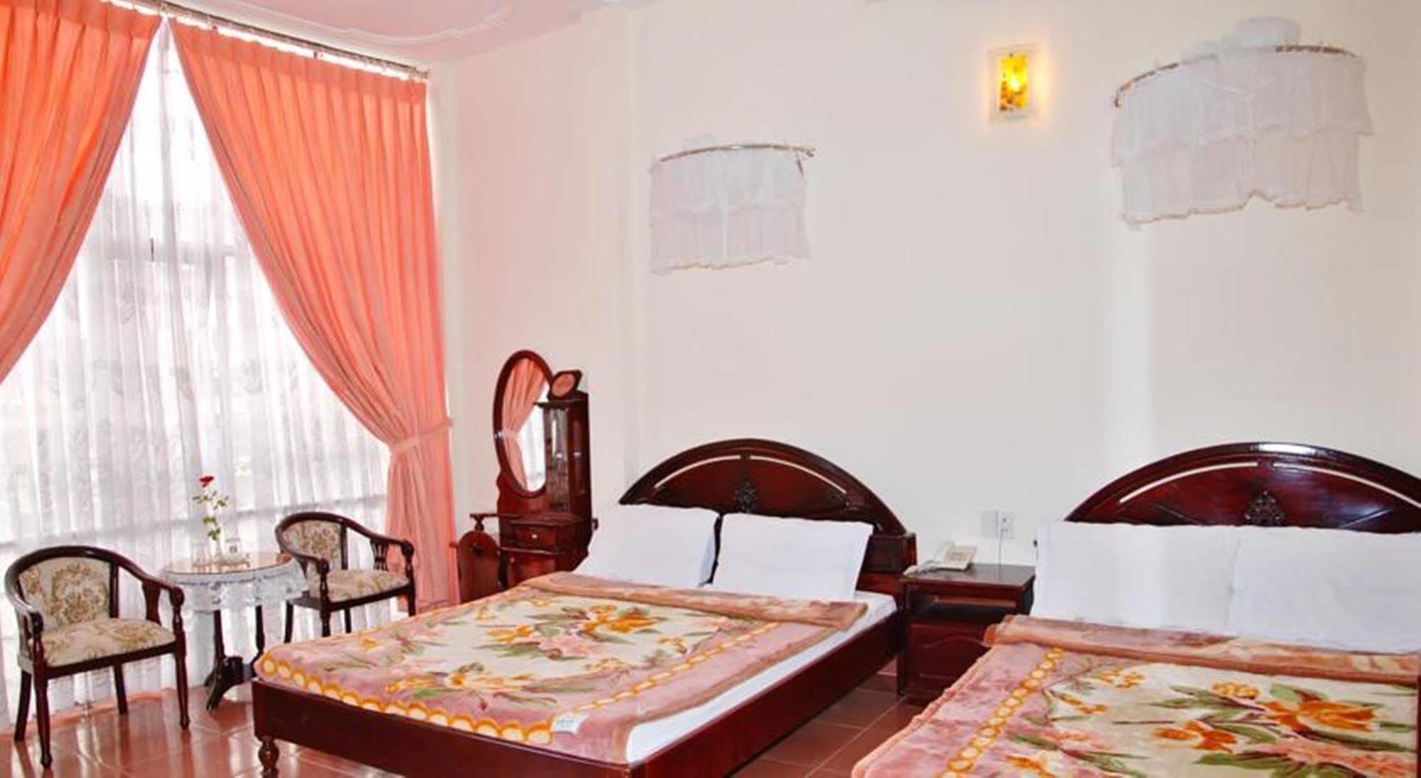 Duy Phuong Hotel Da Lat Exterior photo